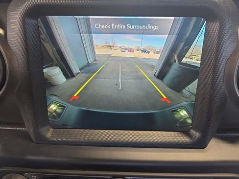 Used 2022 Jeep Gladiator Willys image 26