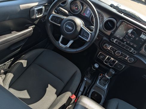 Used 2020 Jeep Gladiator Sport w/ Quick Order Package 24S AWD/4WD image 9