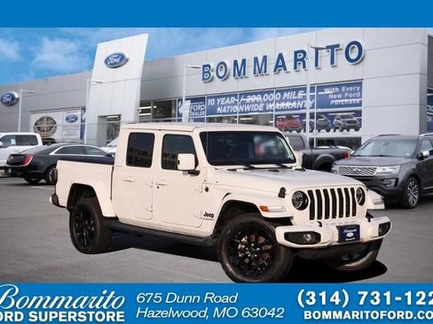 Used 2021 Jeep Gladiator Overland AWD/4WD image 1