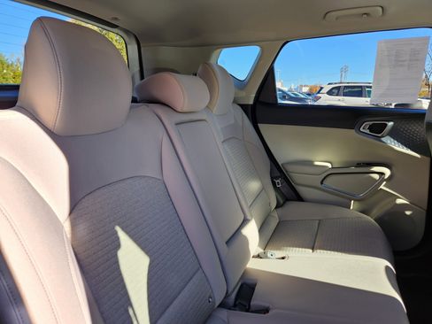 Used 2023 Kia Soul EX image 15