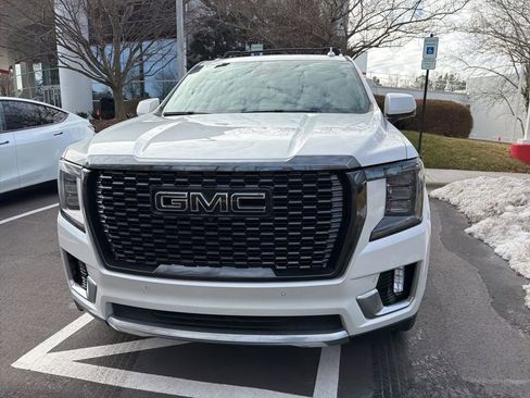 Used 2023 GMC Yukon Denali w/ Denali Reserve Package image 2