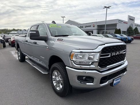 Used 2024 RAM 2500 Big Horn AWD/4WD image 3