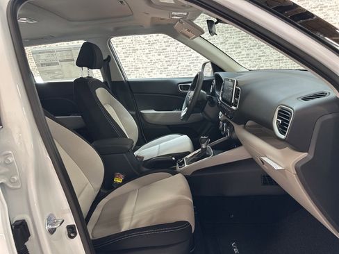 New 2026 Hyundai Venue SEL FWD image 11