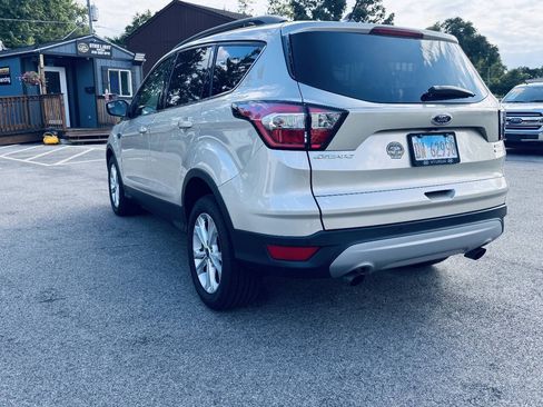 Used 2018 Ford Escape SEL FWD image 4