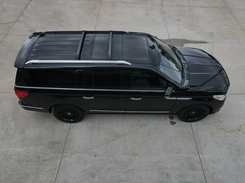 Used 2018 Lincoln Navigator L Reserve w/ Technology Package AWD/4WD image 55