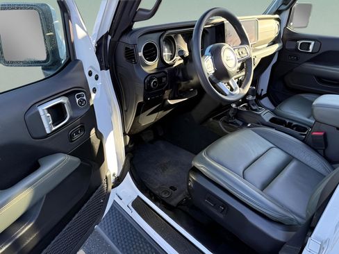 Used 2024 Jeep Wrangler High Altitude image 17