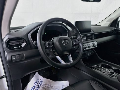Used 2025 Honda Pilot EX-L image 9