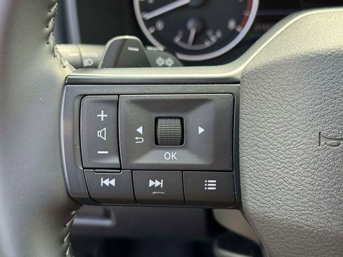Used 2025 Nissan Rogue SV AWD/4WD image 20