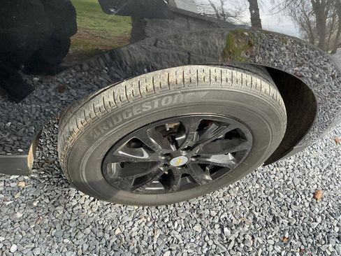 Used 2020 Chevrolet Equinox LS image 24