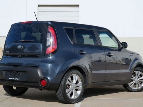 Used 2015 Kia Soul + w/ Primo Package FWD image 3