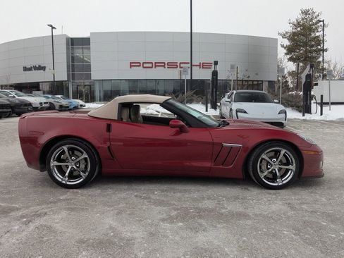 Used 2012 Chevrolet Corvette Grand Sport w/ 3LT Preferred Equipment Group image 9