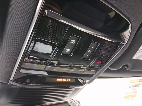 New 2025 Land Rover Range Rover Sport Dynamic SE image 18