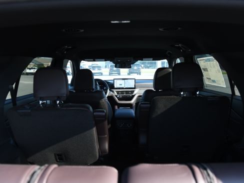 New 2026 Ford Explorer Platinum RWD image 10