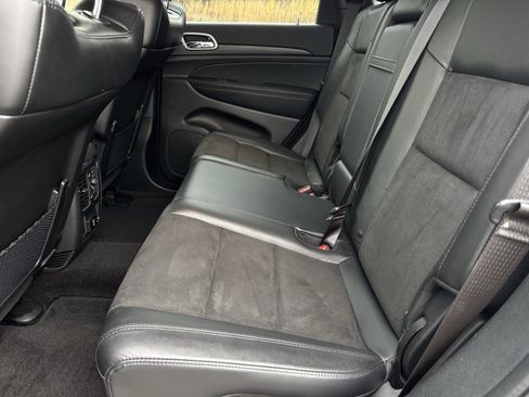 Used 2022 Jeep Grand Cherokee Laredo X image 11