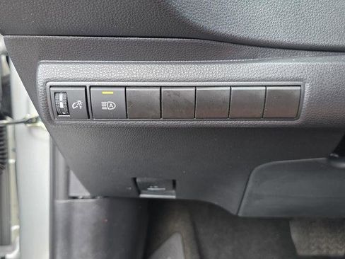 Certified 2025 Toyota Corolla LE FWD image 20