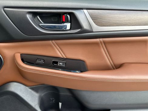 Used 2019 Subaru Outback 2.5i Touring w/ Popular Package #3A AWD/4WD image 19