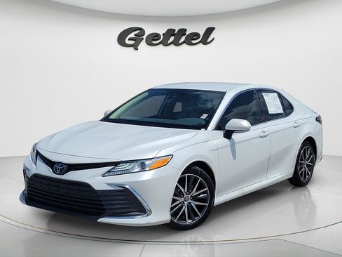 Used 2023 Toyota Camry XLE image 1