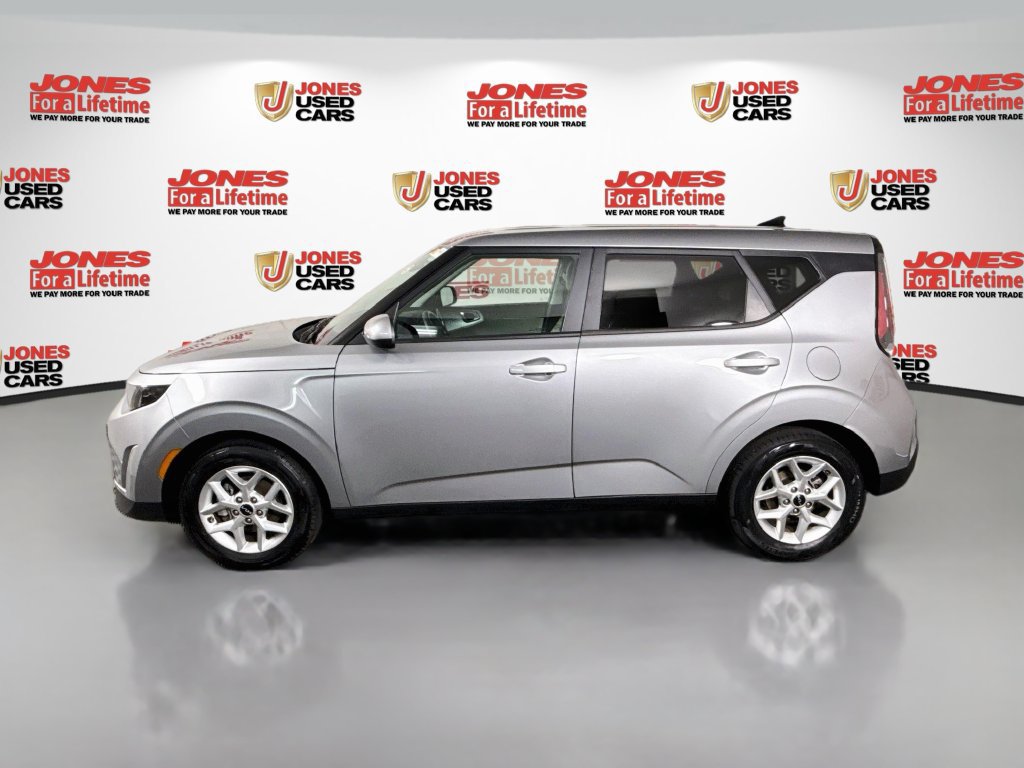 Used 2023 Kia Soul LX w/ LX Technology Package FWD image 13