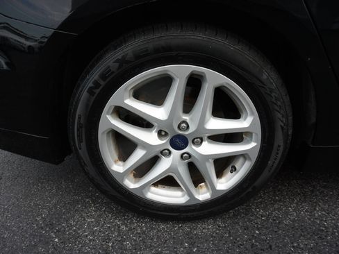 Used 2016 Ford Fusion SE FWD image 25