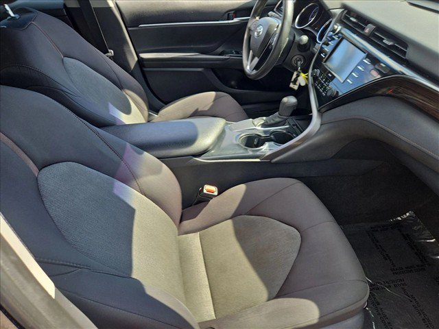 Used 2020 Toyota Camry LE FWD image 18