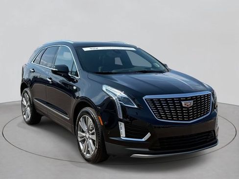 Used 2025 Cadillac XT5 Premium Luxury w/ Technology Package AWD/4WD image 3