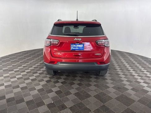 Used 2025 Jeep Compass Latitude AWD/4WD image 7