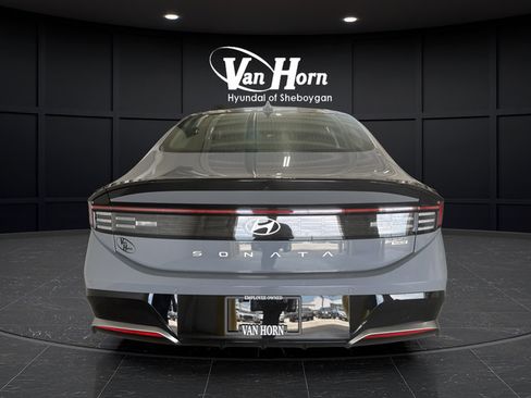 Used 2025 Hyundai Sonata Limited FWD image 14