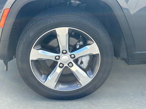 Used 2022 Jeep Grand Cherokee Limited RWD image 5