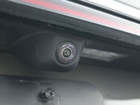 Used 2022 BMW 750i xDrive w/ Executive Package image 23