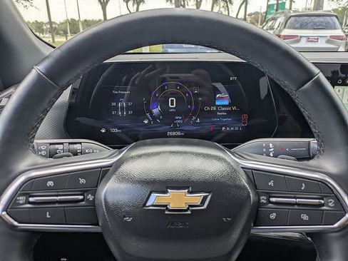 Used 2025 Chevrolet Equinox LT FWD image 29