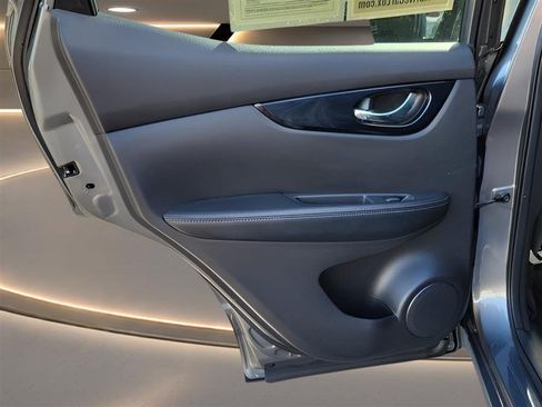 Used 2019 Nissan Rogue Sport SV w/ Technology Package FWD image 10
