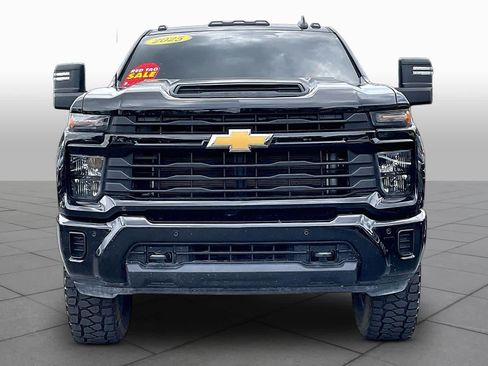 Used 2025 Chevrolet Silverado 2500 Custom w/ Custom Value Package AWD/4WD image 4