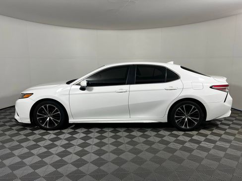 Used 2019 Toyota Camry SE image 8