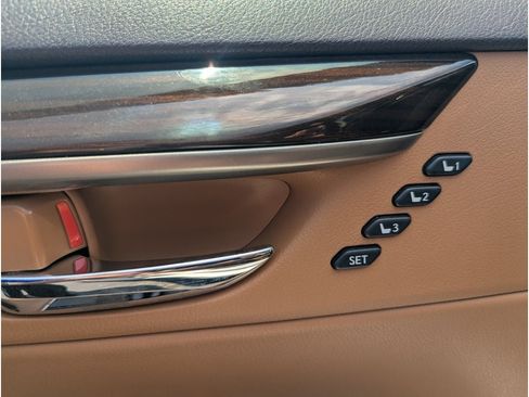 Used 2016 Lexus ES 350 w/ Luxury Package w/Wood Trim FWD image 19