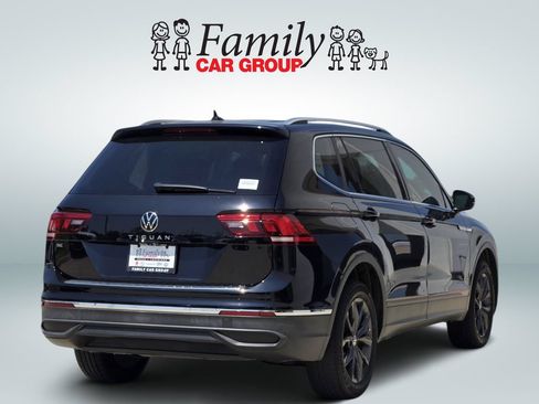 Used 2022 Volkswagen Tiguan SE FWD image 4