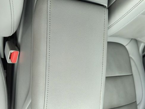 Used 2021 GMC Acadia SLT w/ Trailering Package image 11