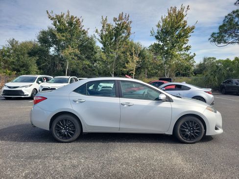 Used 2018 Toyota Corolla LE image 7