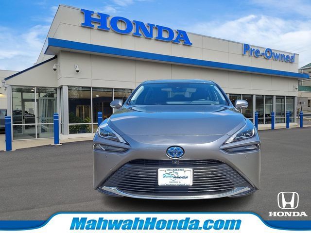 Used 2022 Toyota Mirai w/ Advanced Technology Package RWD image 2