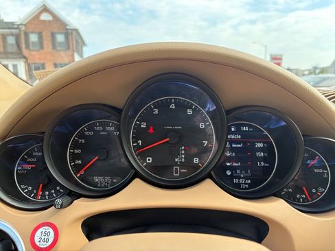 Used 2017 Porsche Cayenne Platinum Edition AWD/4WD image 23