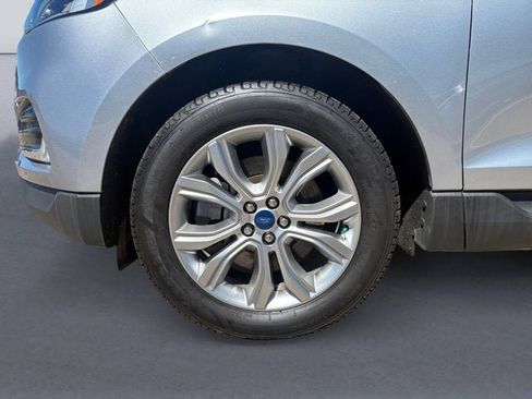 Used 2022 Ford Edge Titanium w/ Equipment Group 301A AWD/4WD image 14