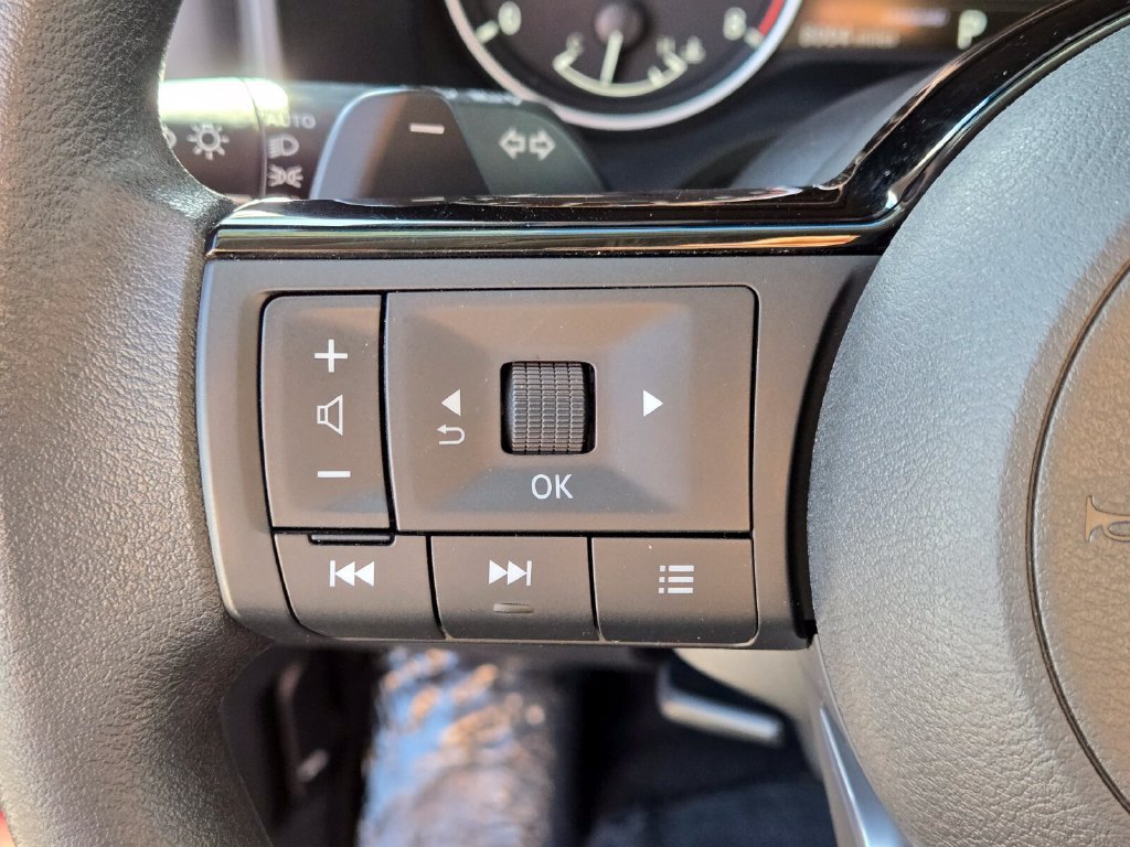 Certified 2023 Nissan Rogue SV FWD image 30
