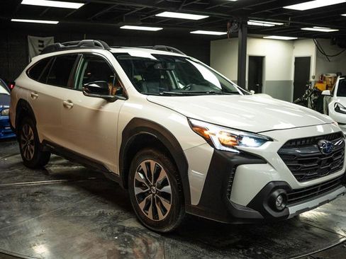 Used 2023 Subaru Outback Limited image 5
