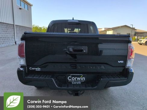 Used 2023 Toyota Tacoma TRD Sport w/ Technology Package AWD/4WD image 4