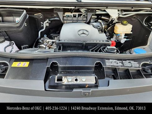 Used 2025 Mercedes-Benz Sprinter 2500 image 32