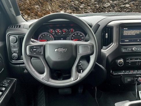 Used 2019 Chevrolet Silverado 1500 Custom Trail Boss w/ Custom Convenience Package image 5