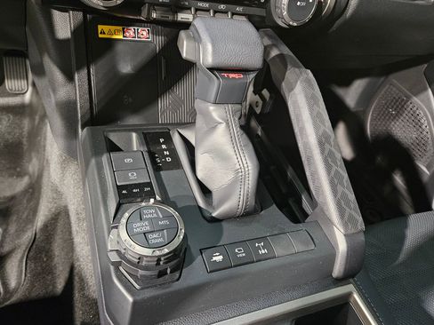 Certified 2025 Toyota 4Runner TRD Off-Road Premium w/ Tow Technology Package AWD/4WD image 33