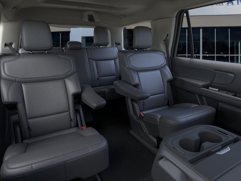 Used 2026 Ford Expedition Active AWD/4WD image 12