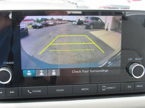 Used 2024 Honda HR-V LX image 9