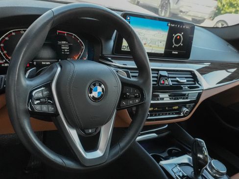 Used 2023 BMW 530i xDrive w/ Premium Package AWD/4WD image 5