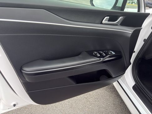 Used 2023 Kia K5 LXS image 25